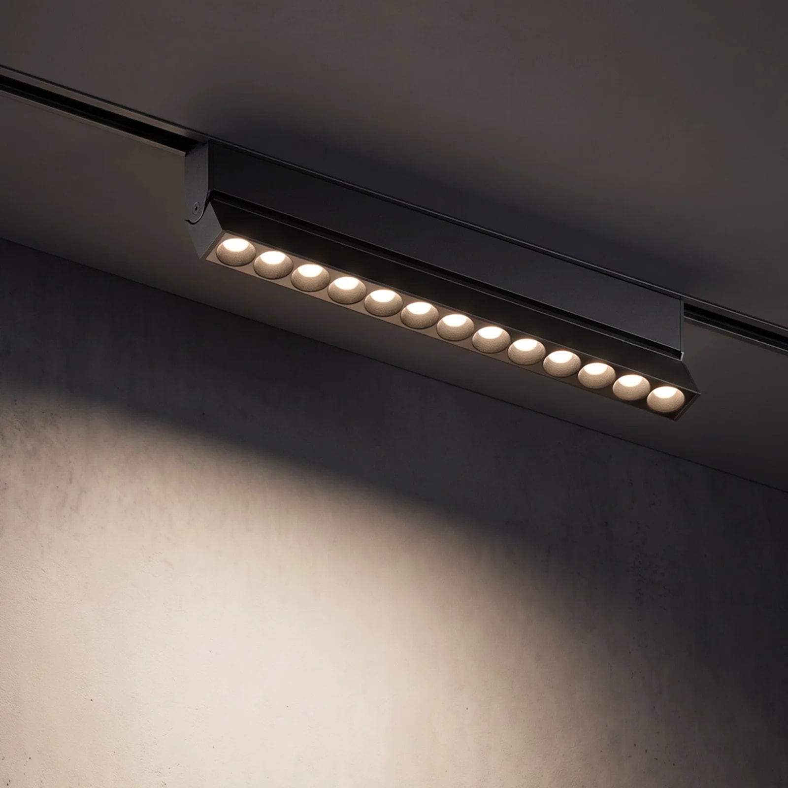 Magnet Lineer Armatür Ayarlanabilir Lensli – Lamptime ML21